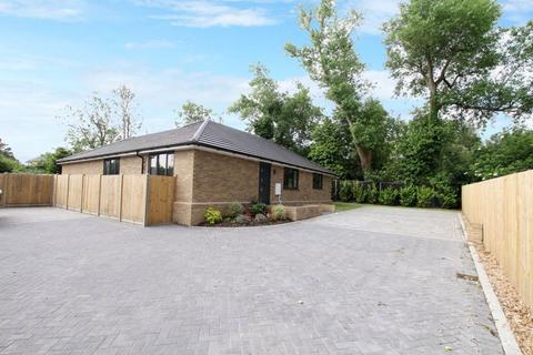 3 bedroom detached bungalow for sale, Walmer