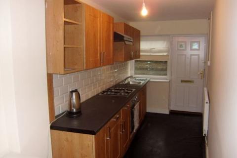 2 bedroom end of terrace house to rent, Bradford Road, LIVERSEDGE, West Yorkshire