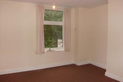 2 bedroom end of terrace house to rent, Bradford Road, LIVERSEDGE, West Yorkshire