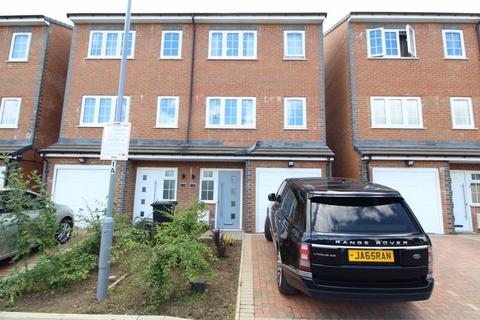 4 bedroom property for sale, Wingate Road, Luton