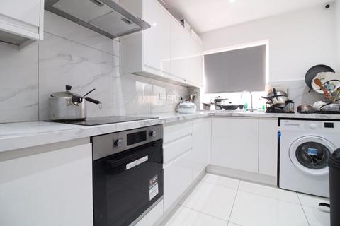 4 bedroom detached house for sale, Wingate Road, Luton