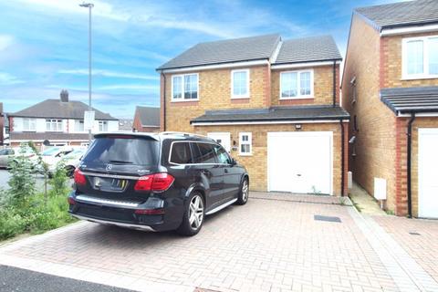 4 bedroom detached house for sale, Wingate Road, Luton