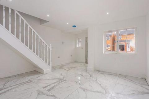 4 bedroom detached house for sale, Wingate Road, Luton
