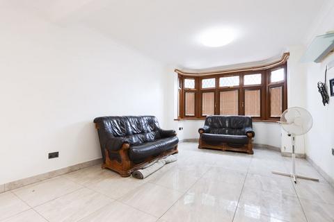 5 bedroom semi-detached house to rent, Morland Gardens, Southall
