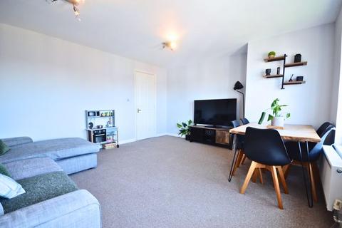2 bedroom flat for sale, Malmesbury Park Road, Bournemouth BH8