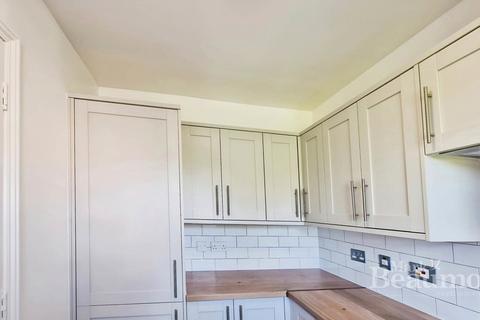 2 bedroom flat to rent, Stainton Road, SE6