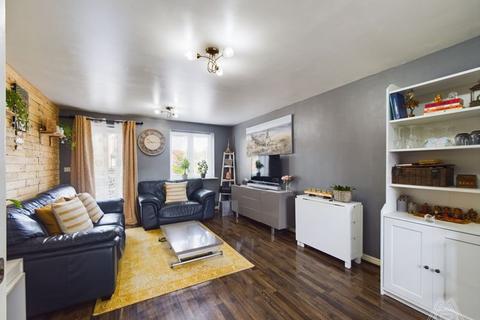 2 bedroom flat for sale, Falcon Avenue, South Ockendon