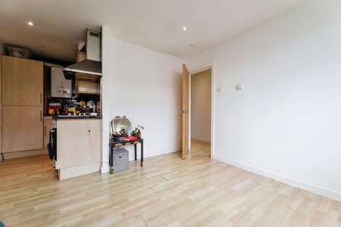 1 bedroom apartment to rent, Raglan Court, Raglan Road, Walthamstow, London, E17