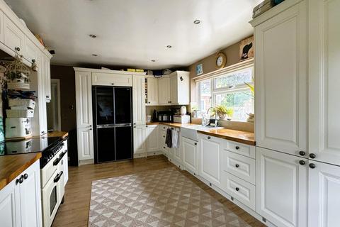 3 bedroom detached bungalow for sale, Church Street, Scalford