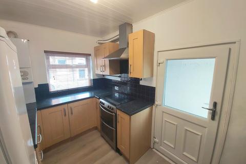 2 bedroom terraced house to rent, Barton Street