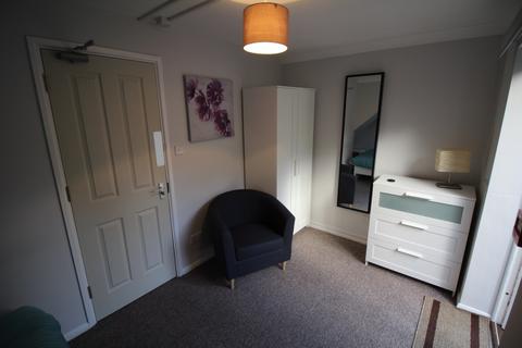 1 bedroom in a house share to rent, Nicholsons grove, Colchester CO1
