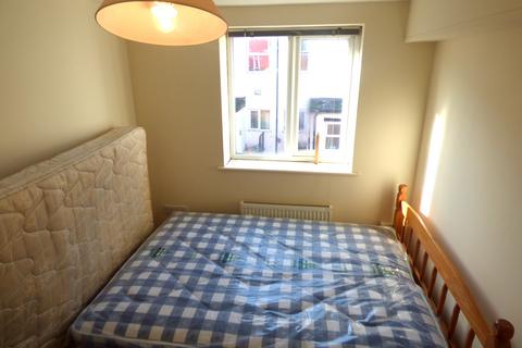 2 bedroom flat to rent, The Yard, NG7