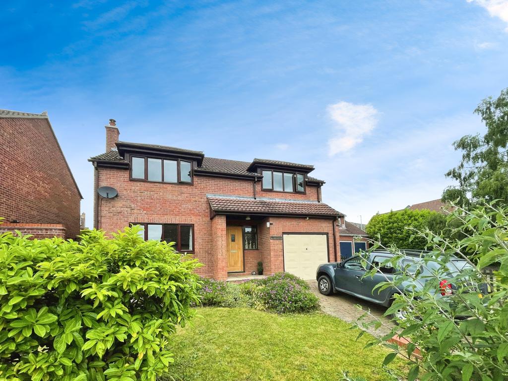Lombardy Road, Sudbury 4 bed detached house £1,695 pcm (£391 pw)