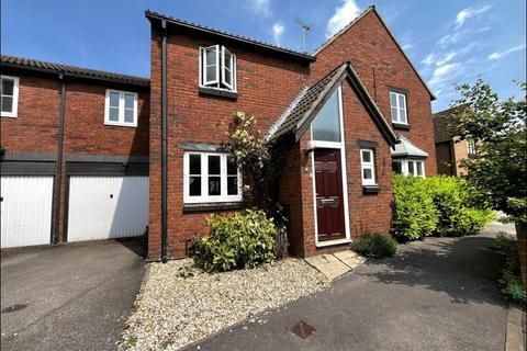 3 bedroom terraced house to rent, Coney Grange, Warfield