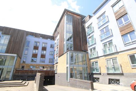 2 bedroom flat to rent, Quayside Drive, Colchester