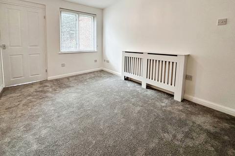 1 bedroom terraced house to rent, Albany Park, Colnbrook