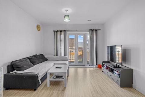 2 bedroom apartment to rent, Wintergreen Boulevard, West Drayton, UB7