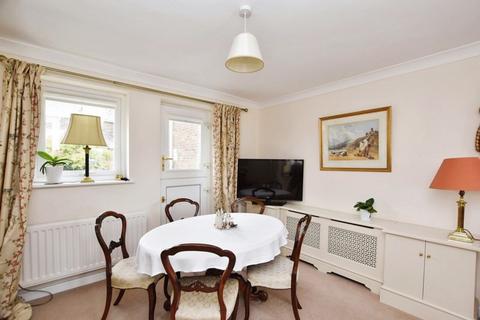 8, Avon View Castle Street, Salisbury, SP1 3SY
