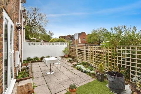 8, Avon View Castle Street, Salisbury, SP1 3SY