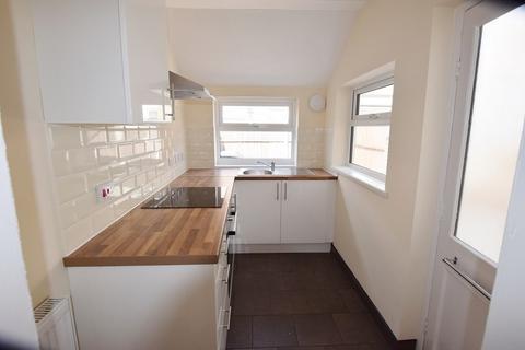 3 bedroom terraced house to rent, Meadow Road , Netherfield , Nottingham , NG4 2FF