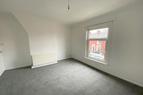 3 bedroom terraced house to rent, Wolseley St, Blackburn, BB2 4HR
