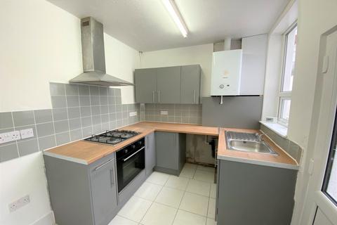 3 bedroom terraced house to rent, Wolseley St, Blackburn, BB2 4HR