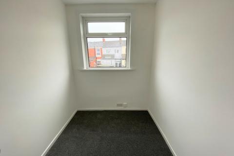 3 bedroom terraced house to rent, Wolseley St, Blackburn, BB2 4HR