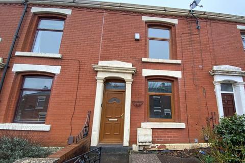 3 bedroom terraced house to rent, Wolseley St, Blackburn, BB2 4HR