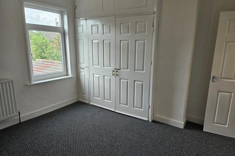 2 bedroom terraced house to rent, Macaulay Street Grimsby DN31 2DS