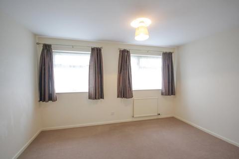 2 bedroom terraced house to rent, Blackthorn Close, Royal Wootton Bassett, SN4