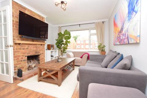 3 bedroom semi-detached house for sale, 3 Bedroom Semi-Detached House with Garage, Garden & Driveway Parking, Green Way, Tunbridge Wells