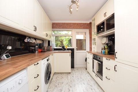 3 bedroom semi-detached house for sale, 3 Bedroom Semi-Detached House with Garage, Garden & Driveway Parking, Green Way, Tunbridge Wells