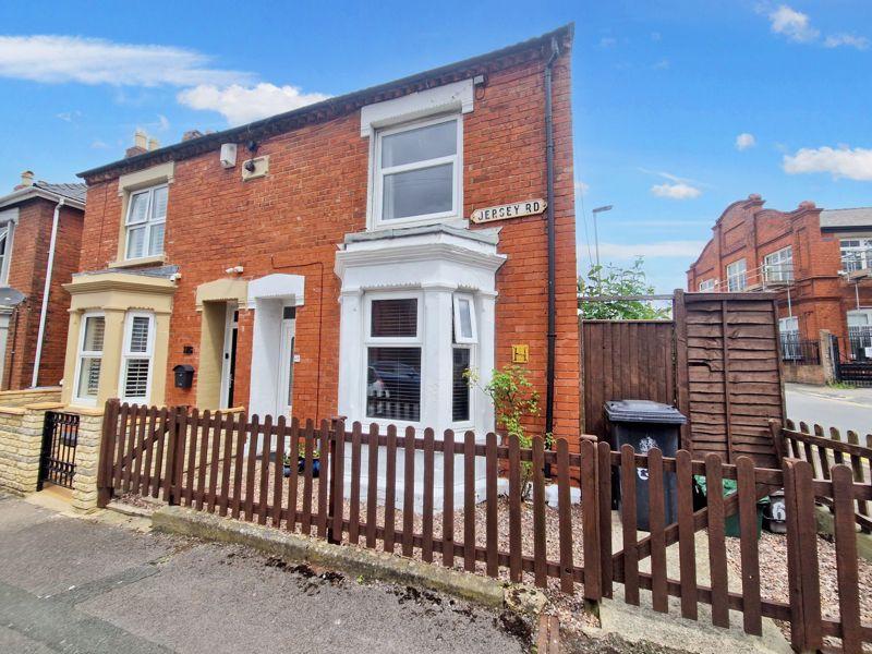Jersey Road, Gloucester GL1 2 bed semidetached house for sale £150,000