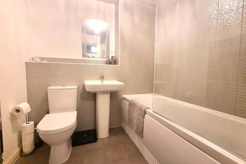 2 bedroom apartment for sale, 31 Parkside Crescent, Ketley, Telford, Shropshire