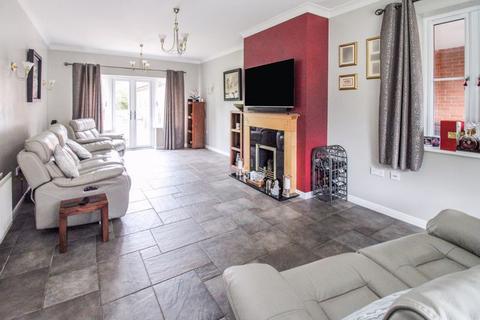 5 bedroom link detached house for sale, The Dairy, Henlow SG16