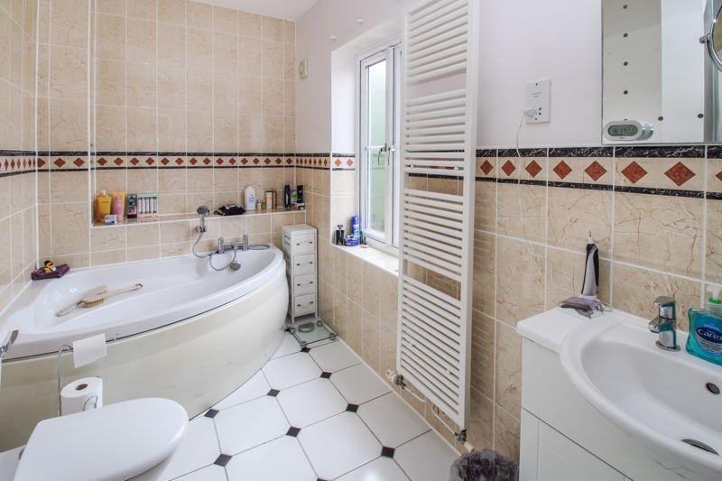 En suite Bathroom