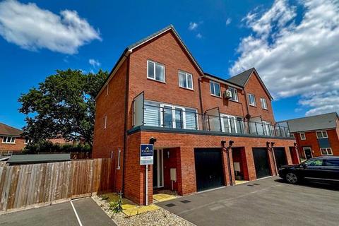 4 bedroom end of terrace house for sale, Chapples Close, Taunton TA2