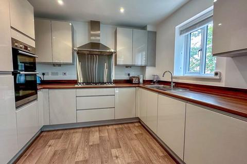 4 bedroom end of terrace house for sale, Chapples Close, Taunton TA2