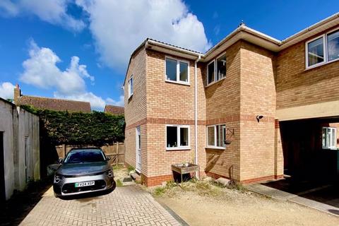 4 bedroom semi-detached house to rent, The Parkside, South Witham NG33