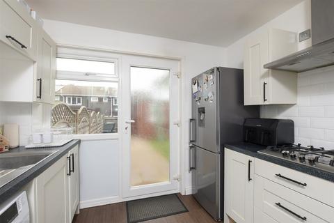 2 Cervia Way, Gravesend, DA12 4JY