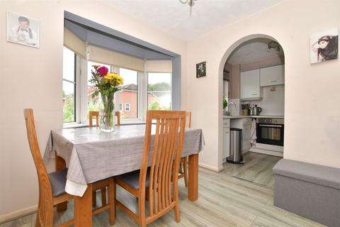 2 bedroom flat for sale, Autumn Drive, Sutton, Surrey