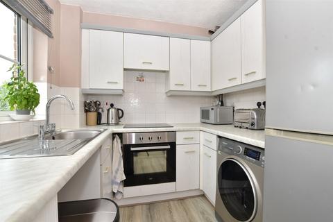 2 bedroom flat for sale, Autumn Drive, Sutton, Surrey