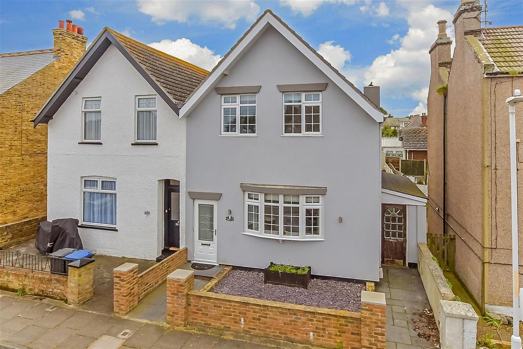 York Terrace, Birchington, Kent 3 bed semidetached house for sale £