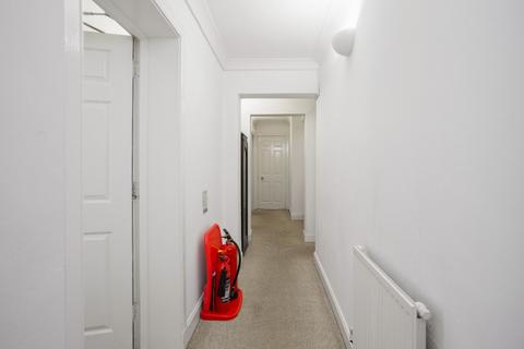 3 bedroom flat to rent, Cumberland Street North West Lane, New Town, Edinburgh, EH3