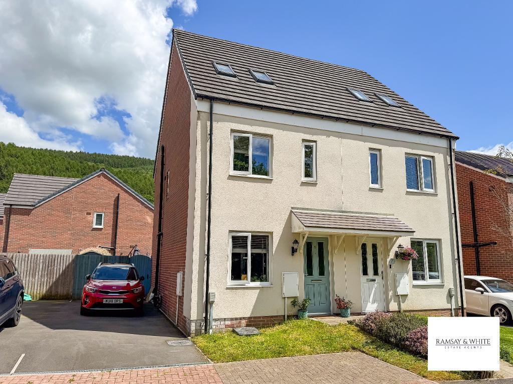 Trem Y Mynydd, Mountain Ash, CF45 4FF 3 bed semidetached house for