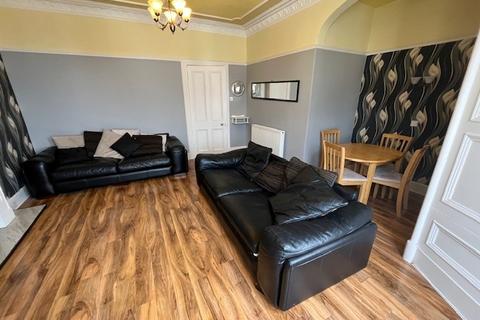 undefined, 2/2. 33 Seymour Street Dundee