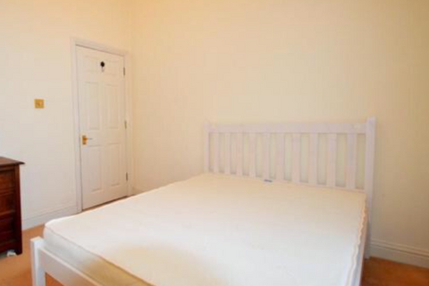 2 bedroom flat to rent, Slough, SL1