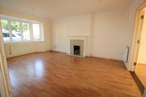 4 bedroom terraced house to rent, Mylne Close, Cheshunt