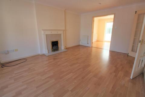 4 bedroom terraced house to rent, Mylne Close, Cheshunt