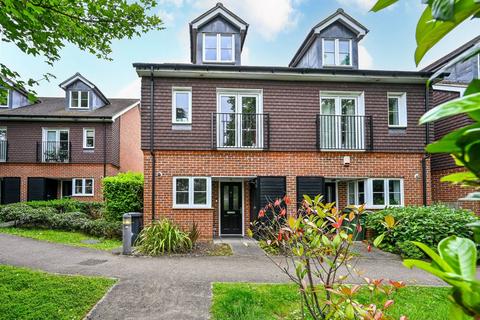 3 bedroom semi-detached house for sale, Boxgrove Gardens, Merrow, Guildford, GU1